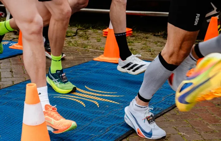 Professionele tijdwaarneming en finishfoto bij een hardloopevenement